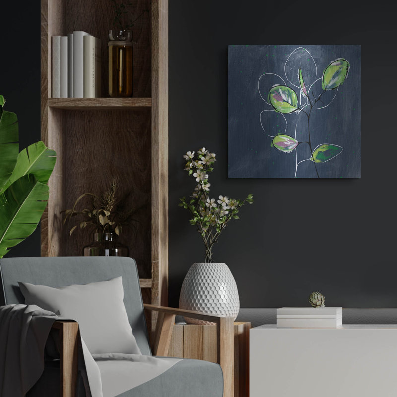 «Eucalyptus On Blue» par Linda Woods, H 24 po x l 24 po