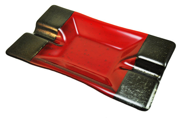 2 plateaux à cigares, Rouge avec bordure dorée