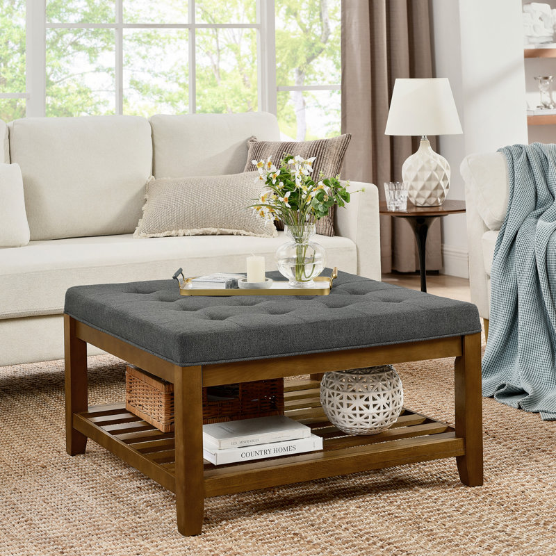 Table basse rembourrée carrée 34,25 po avec tablette et cadre en bois de hêtre, Gris foncé