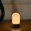 Lampe de table rechargeable moderne en albâtre naturel espagnol avec DEL à intensité variable et sans fil, lampe de chevet en pierre à dôme.