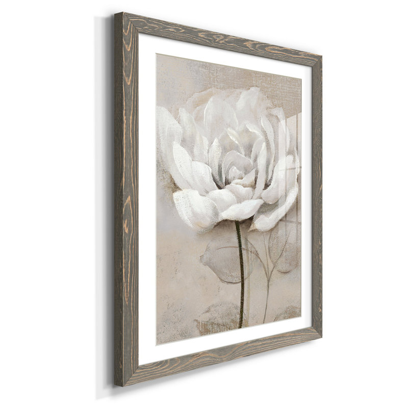 Doux blanc III - Cadre photo, reproduction d'art sur papier, H 31,5 po x l 23,5 po x P 1,5 po, gris