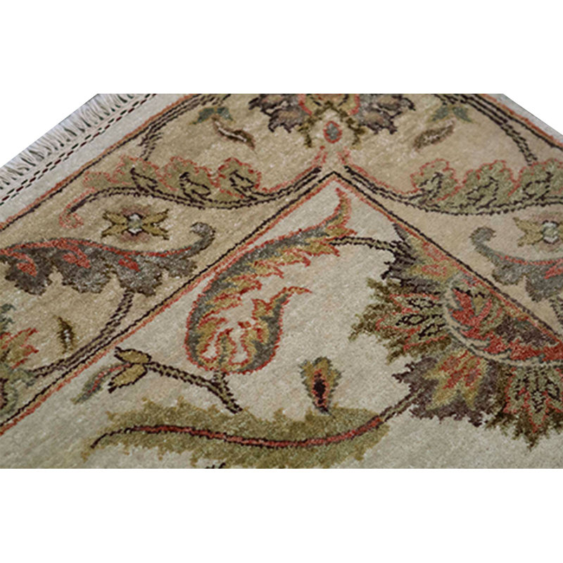 Tapis ivoire et doré de haute qualité noué à la main