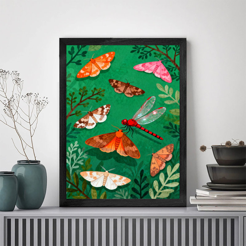 Art rétro encadré noir, plusieurs papillons et une libellule dorée habitent entre les plantes, H 17 po x l 13 po