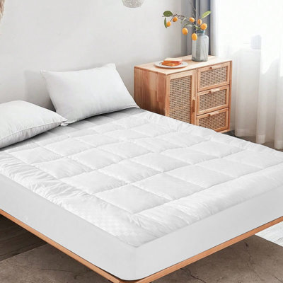 Embossed Mattress Topper Thick Full Cover Breathable Mattress Anti-Slip Protective Cover