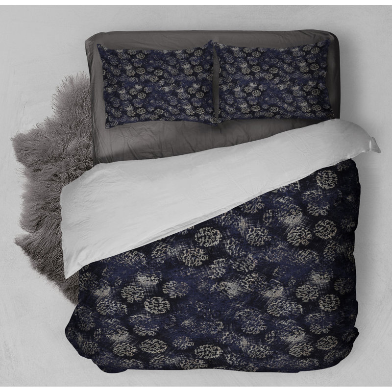 Polyester Channel Abstract Comforter, King Comforter + 2 King Pillowcases