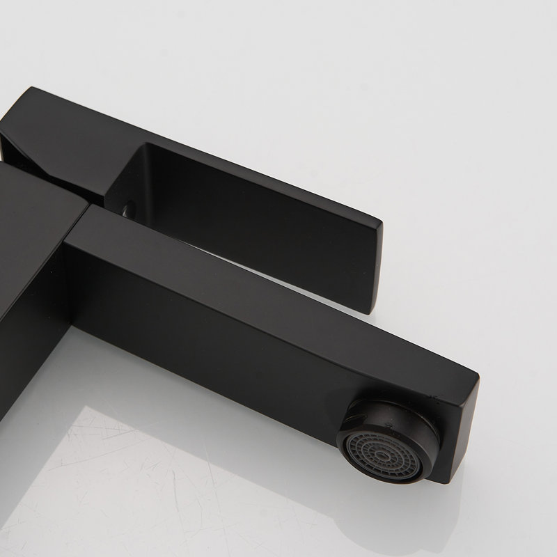 Single-Hole Single-handle Bathroom Faucet with Drain Assembly, Matte Black