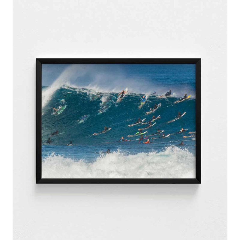 Surfers on a Giant Wave - Ocean, reproduction de photo, Noir, Impression encadrée sans passe-partout, H 42 po x l 56 po