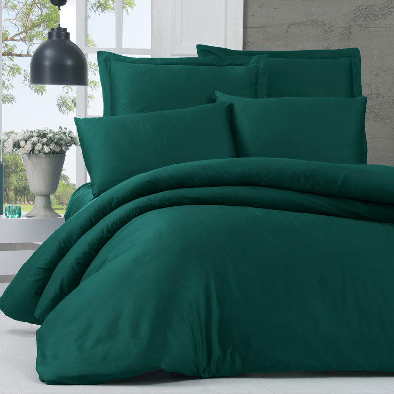 Ensemble de housse de courtepointe Luxury Satin Double, vert foncé, 86,6 po x 86,6 po | 100% satin de coton, contexture de 210 fils | Comprend 1 taie d'oreiller (17,7 po x 61 po) | Entretien facile, lavable à la machine, literie élégante