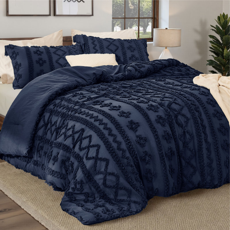 Bedsure Tufted Embroidery All-Season Microfiber Comforter Set, Queen Comforter + 2 Standard Shams, Navy