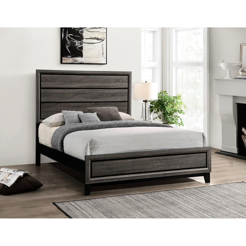 Grand lit à panneau gris en chêne gris, avec une construction robuste et une couleur subtile avec un design pour une chambre à coucher