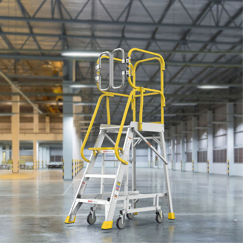 Échelle plateforme en aluminium à 4 marches 375 lb