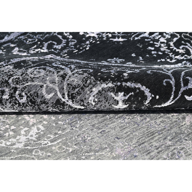 Oriental Area Rug, Rectangle 5' x 8'