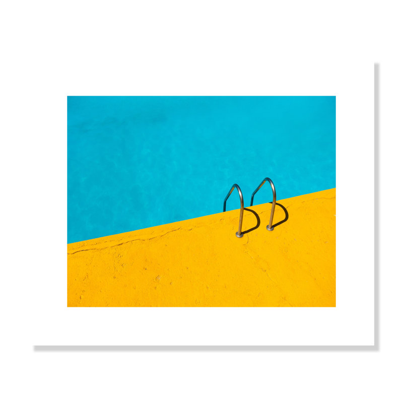 " Retro Pool Oasis " by Etienne Girardet, Pas de tapis, Cadre mince noir, H 13 po x l 15 po x P 0,75 po
