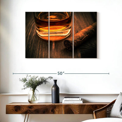 Yarlin Whiskey Glass And Cigar