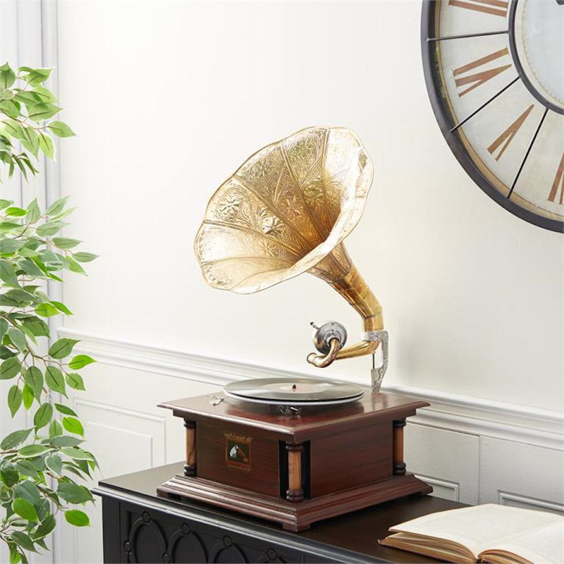 Metropole Entertainment Figurines & Sculptures