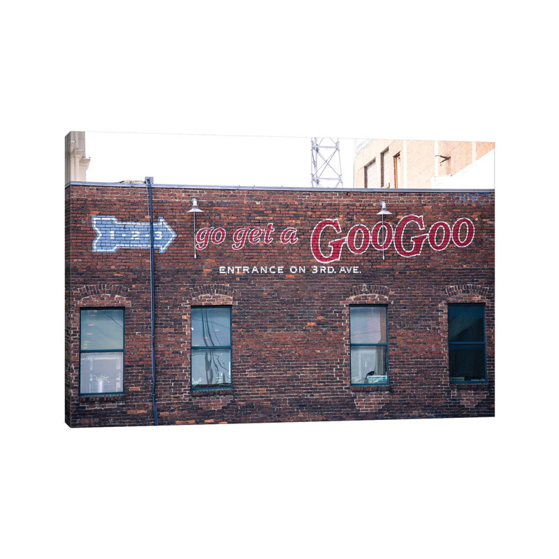 «Vintage Nashville I» par Ann Hudec, reproduction de photo sur toile tendue, H 26 po x l 40 po x 1,5 po