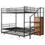 Lit superposé simple au-dessus d'un lit double en métal avec lit gigogne, échelle de rangement latérale et garde-robe-212562459