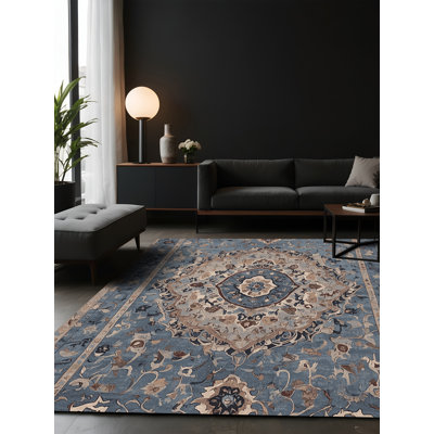 Tapis gris soyeux et moelleux