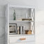 Armoire de rangement au-dessus de la toilette