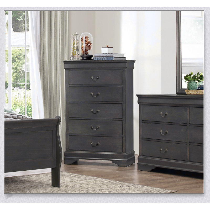 Commode 5 tiroirs classique de style Louis Philippe teinté gris pour les chambres traditionnelles et modernes