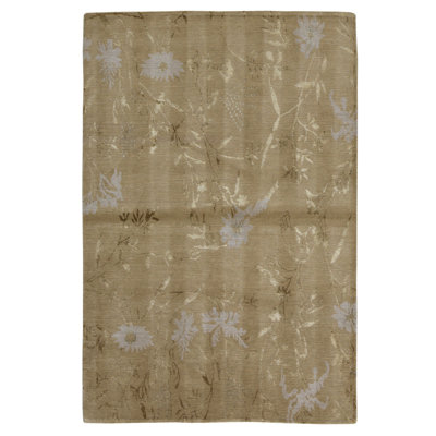Hand Knotted Area Rug in Straw And Mocha