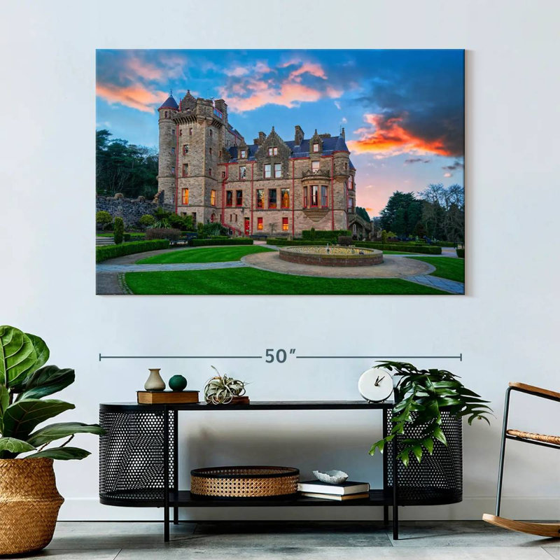 Château de Belfast en Irlande, H 34 po x l 51 po