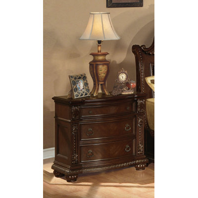 Cawthon 3-Drawer Bachelor's Chest in Cherry