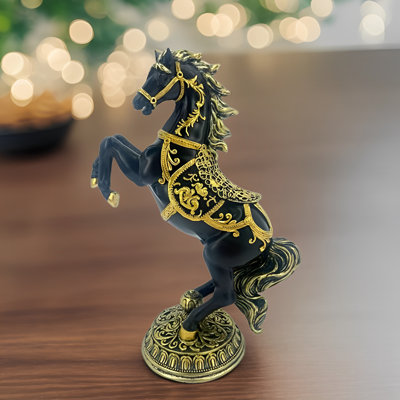 Figurine cheval noir 10 "avec selle royale H 10"