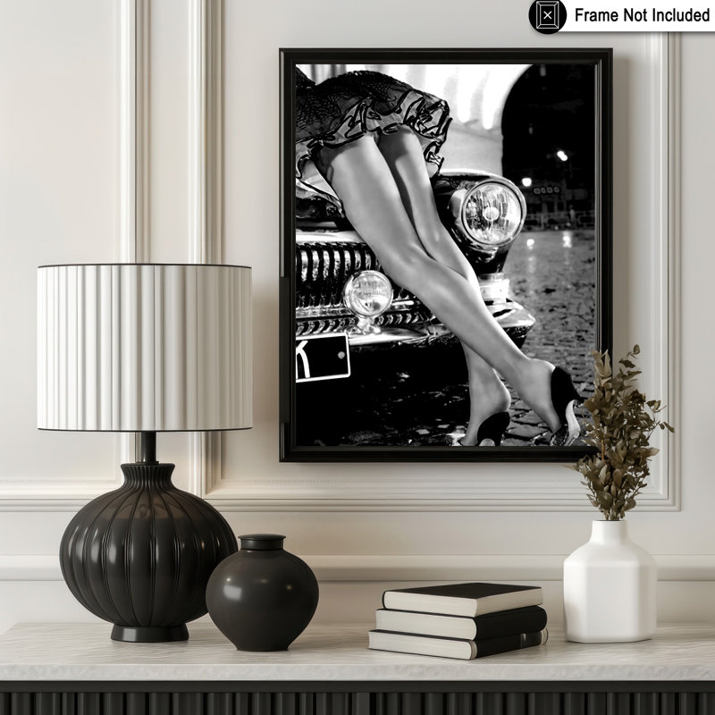 Jambes sexy sur une voiture classique, Unframed, Poster, 12"H x 16"W
