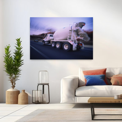 Ciment camion sur la route, États-Unis, art contemporain abstrait lever du soleil paysage