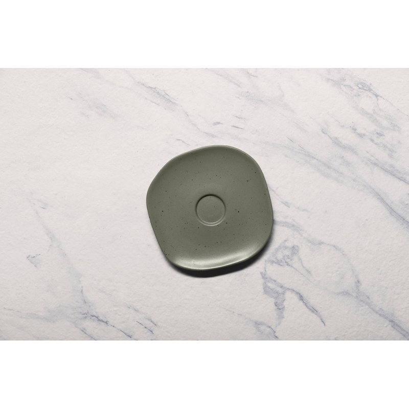Soucoupe en porcelaine de qualité supérieure EARTH MIST GREEN | Forme inégale | Va au micro-ondes et au lave-vaisselle, 5.9"
