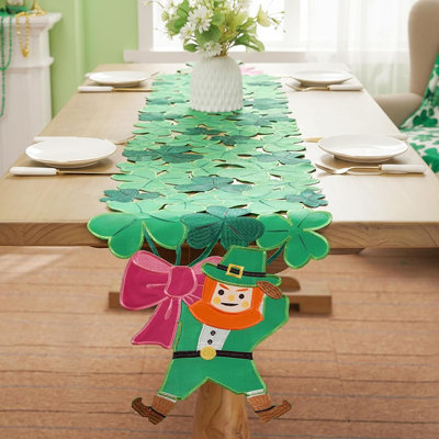 Chemin de table brodé Leprechauns And Shamrocks