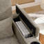 Canapé inclinable simple avec dossier réglable manuellement, port de charge USB sur le côté de l'accoudoir, support pour téléphone inclus, rangement caché pour l'accoudoir et repose-pieds assorti-1874745970