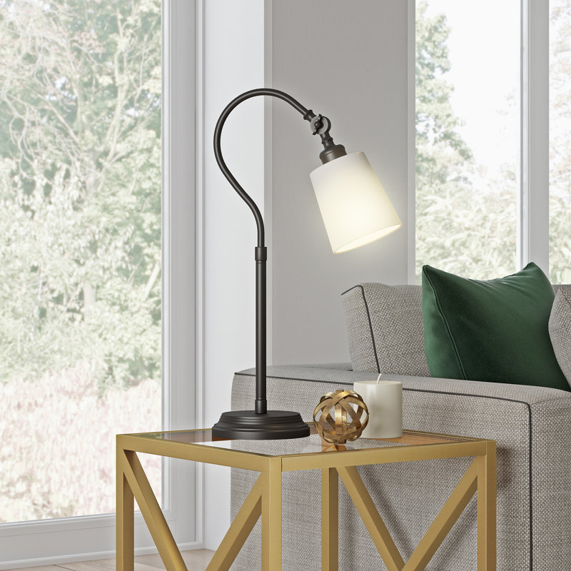 Lampe de table arquée noire 25 po Harland
