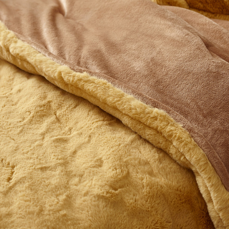 Chunky Bunny Polyester Baffle Box Stitch Comforter Set, King Comforter + 2 King Shams