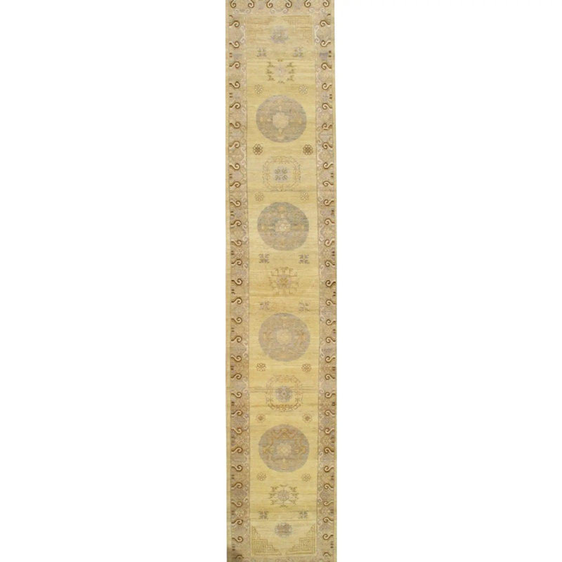 Oriental Area Rug in Ivory