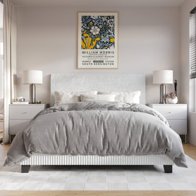 Lit tapissier en velours Pravesh