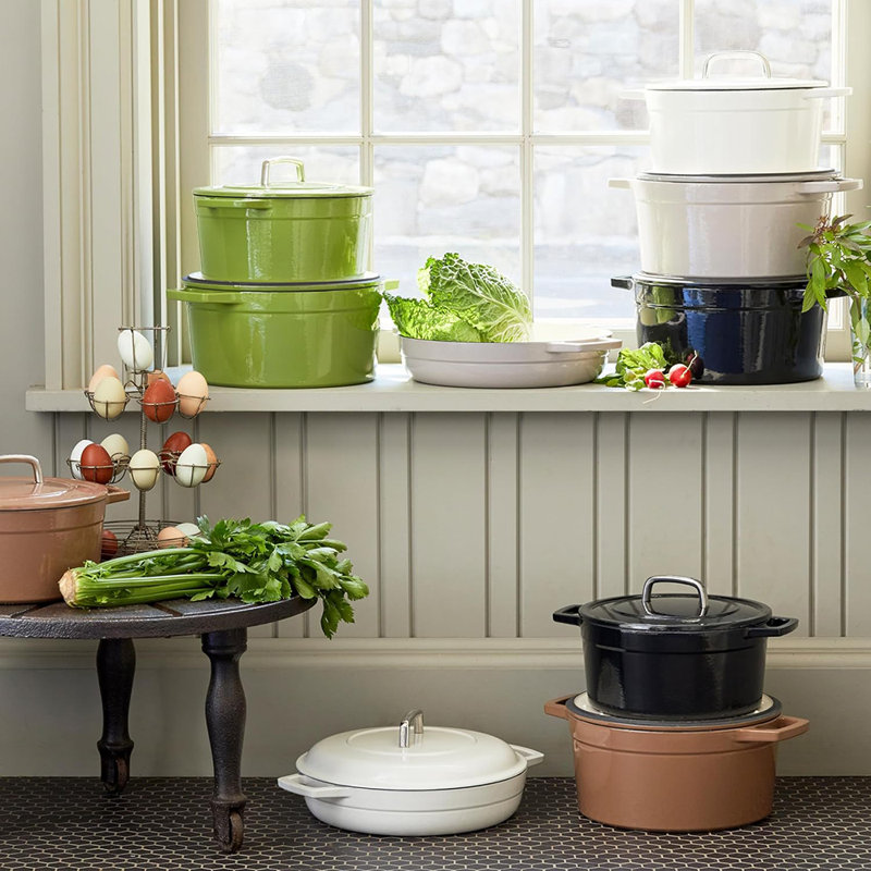 Four en fonte émaillée 7 pte Martha par Martha Stewart avec couvercle, Obsidienne