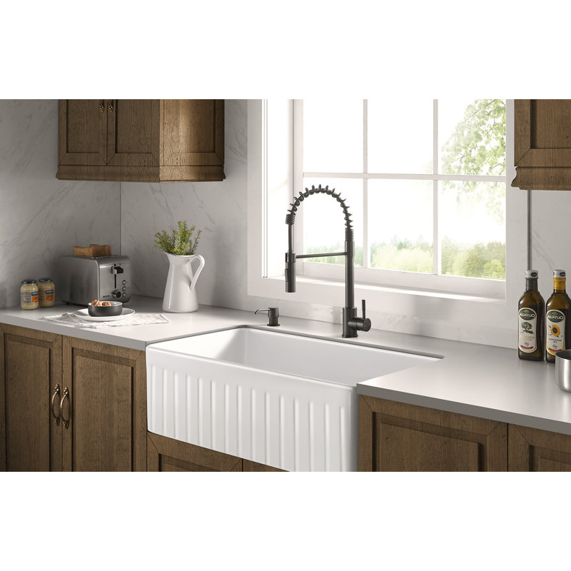 Pull Out Single Handle Kitchen Faucet