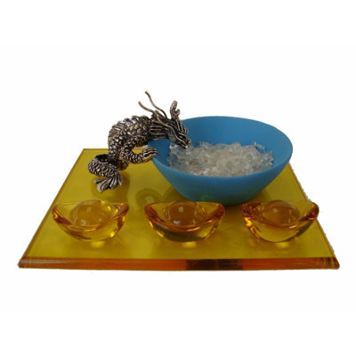 Figurine dragon avec bol d’eau et à l’intérieur
