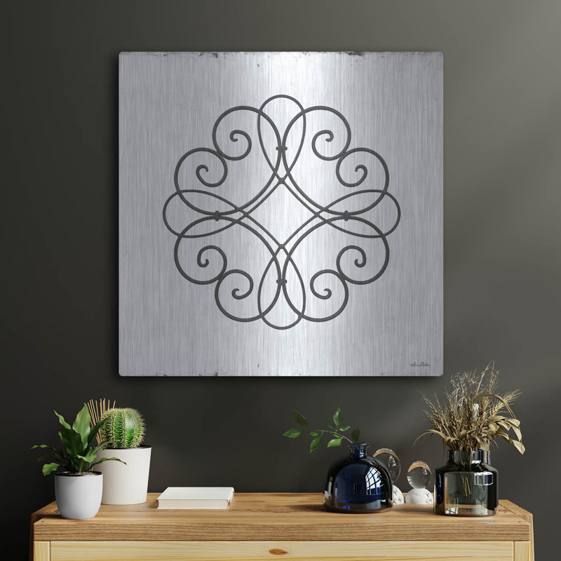 «Metal Art On Stucco II» par Lori Deiter, H 24 po x l 24 po