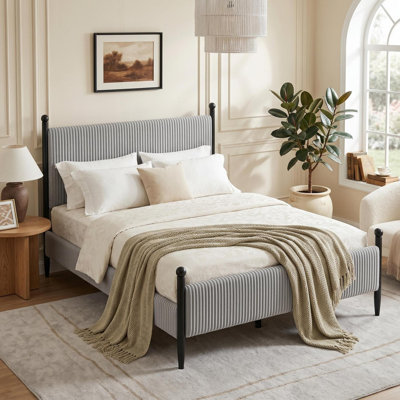 Structure de lit double pleine grandeur avec tête de lit en velours, plateforme en velours côtelé doux avec support en lattes de bois et pieds robustes, aucun sommier requis, silencieux, assemblage facile, gris