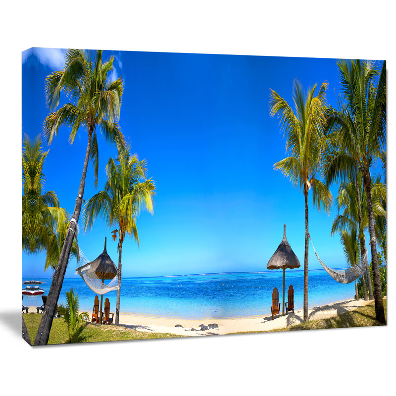 «Maurice Beach with Chairs», reproduction de photo sur toile tendue, H 8 po x l 12 po x P 1 po