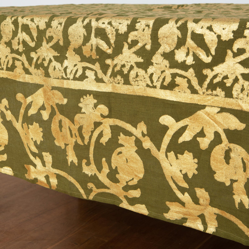Saint-Rémy DOr Handmade Floral Tablecloth, Vert, 128" x 71"