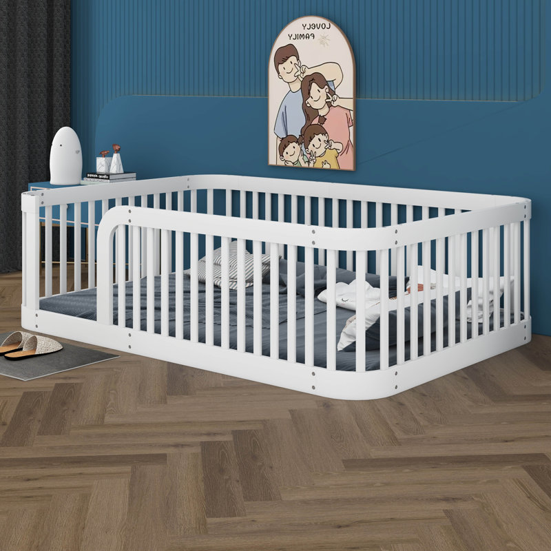 Structure de lit double Montessori avec clôture, conception sans lattes pour le jeu créatif, espace de bricolage, barrière de sécurité en bois massif