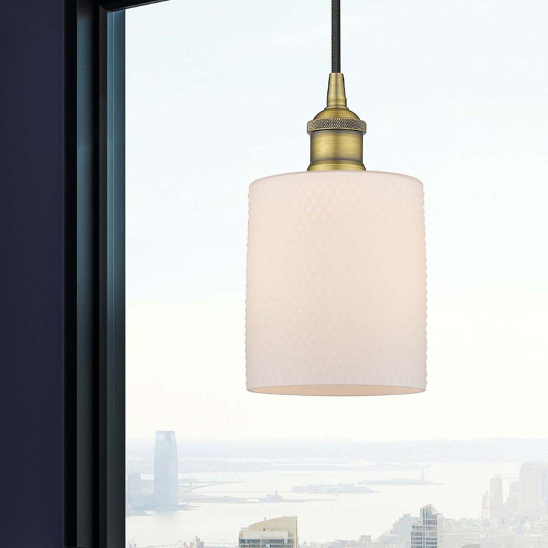 Luminaire suspendu tambour simple à 1 lumière Malcolm, H 9,75 po x l 5 po x P 5 po, Blanc mat, Laiton brossé