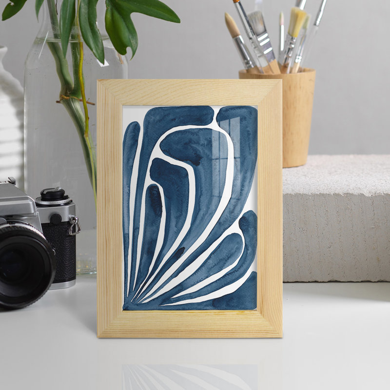 «Blue Stylized Leaf II», reproduction encadrée sur papier, H 6 po x l 4 po x P 1 po, Naturel