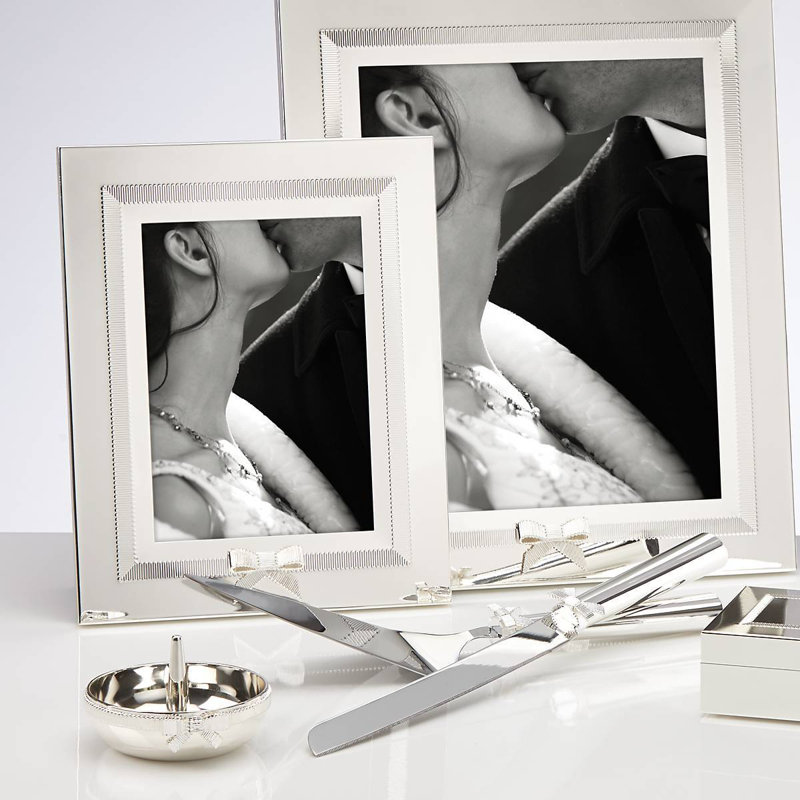Grace Avenue Metal Ring Holder +
