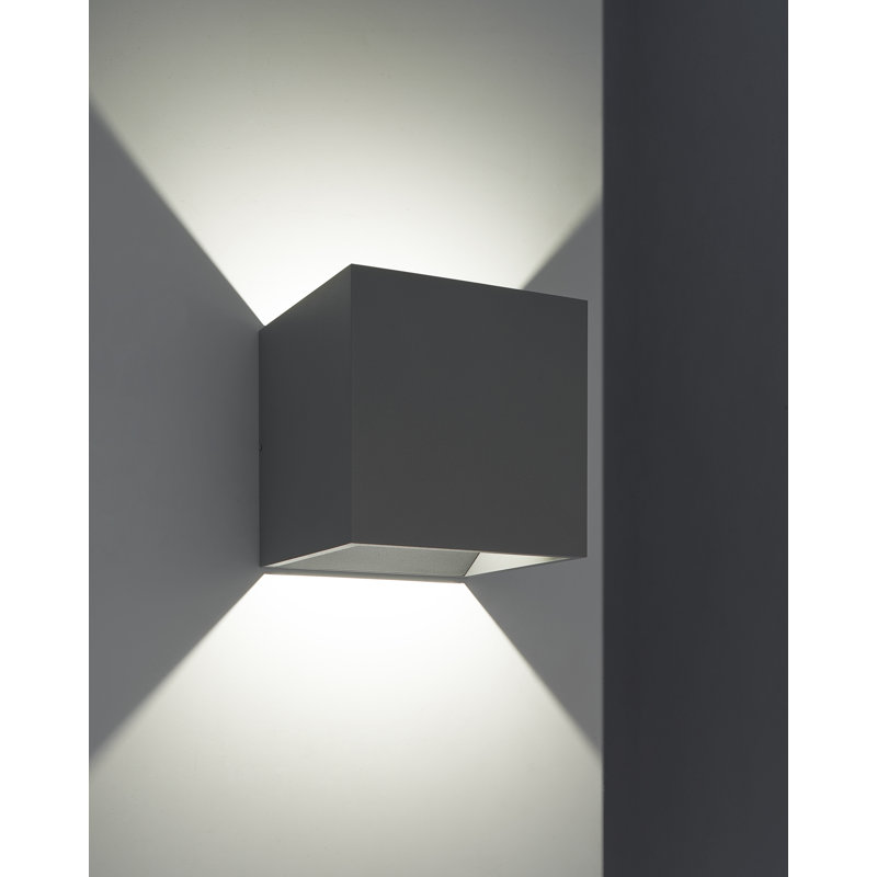 QB LED Wall Light, Silver