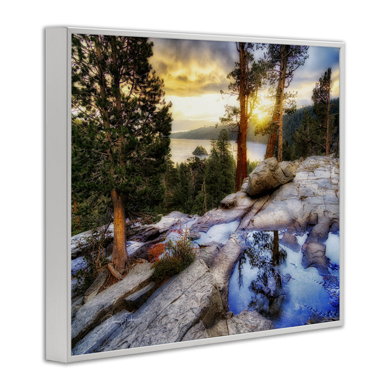 «Forest Cliff», art giclée par Dennis Frates, H 11 po x l 14 po, Estampe numérique encadrée blanc bord de mer
